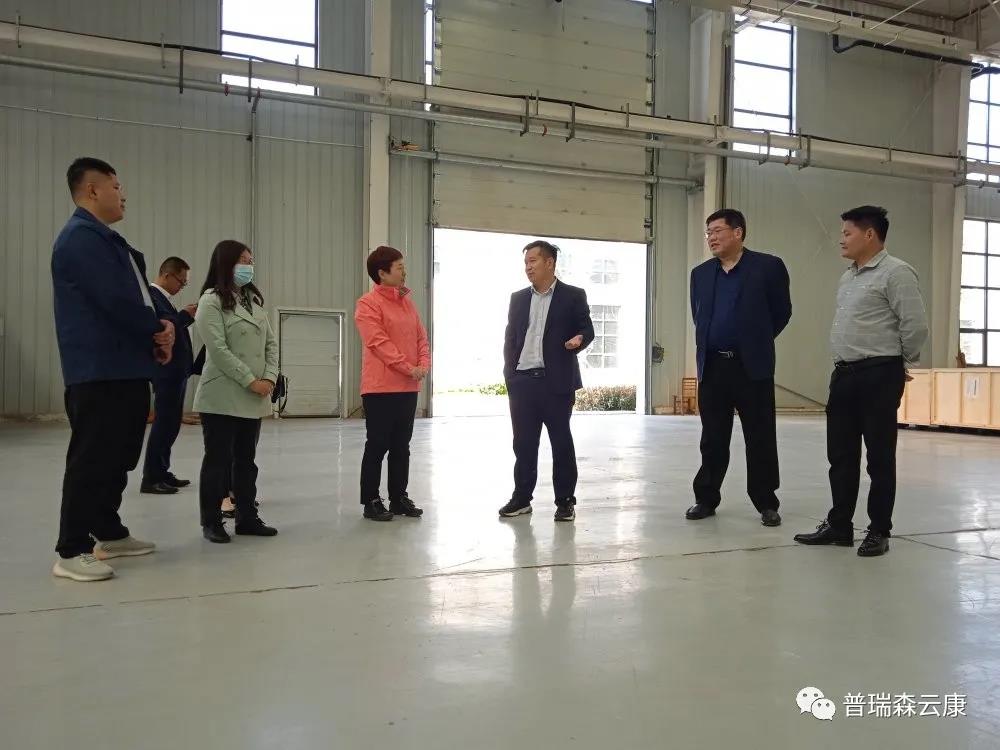 ������һ��Ժ���I(l��ng)��(d��o)�W�R����ɭ���^���죬�t(y��)������ƽ�_(t��i)�٫@�϶�